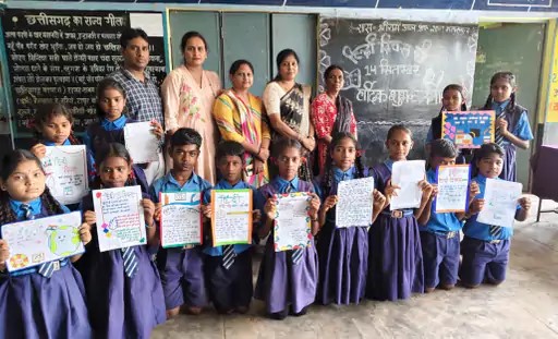 महासमुंद शासकीय श्रीराम उच्च प्राथमिक शाला में हर्षोल्लास से मनाया गया हिंदी दिवस hindi bhasha me lekhan or path