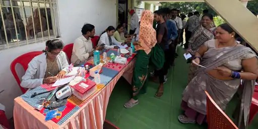 महासमुंद: औद्योगिक विकास केंद्र बिरकोनी में निःशुल्क(1) स्वास्थ्य जांच शिविर का आयोजन। बिरकोनी shramiko ka swasthay parikshan