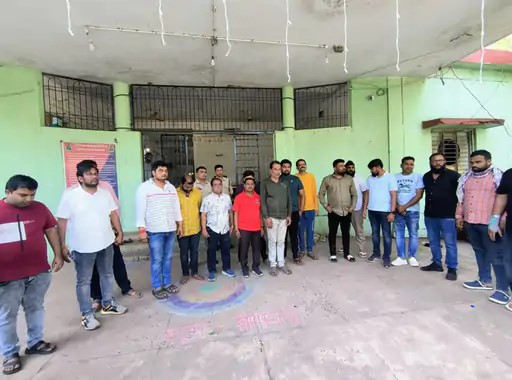 बालाजी होटल में पुलिस की दबिश 18 जुआरी गिरफ्तार Jua person arrested