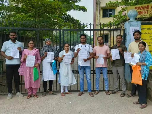 वार्ड बॉय और वार्ड आया भर्ती परीक्षा में अव्यवस्था ward boy aaya exam