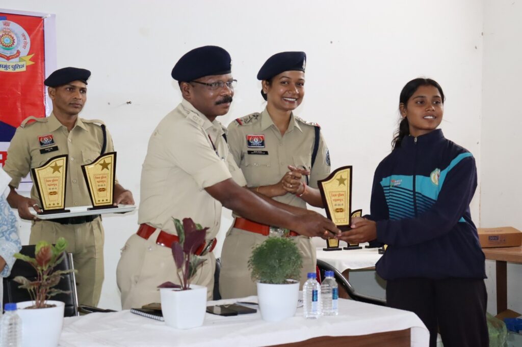 महासमुन्द: बाल सुरक्षा(14) सप्ताह का शुभारंभ, सुरक्षा एवं जागरूकता पर रहेगा विशेष फोकस। बाल Police image 1