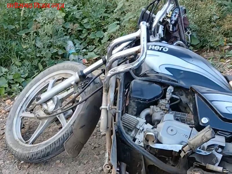 महासमुंद: तेज रफ्तार और लापरवाही से वाहन चलाने की वजह से सड़क हादसा। सड़क Bike acceident image