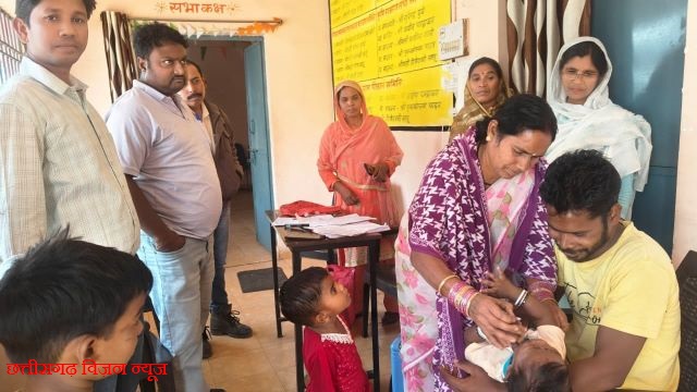 महासमुंद: पल्स पोलियो की दवा प्राथमिक स्वास्थ्य केंद्र बिरकोनी में पिलाई गई पल्स पोलियो polio msd 1