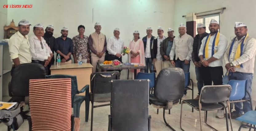 पिथौरा: आप(आम आदमी पार्टी1) के यूथ विंग के जिलाध्यक्ष बने खिरोद पटेल, गृहग्राम में हुआ स्वागत आप Aap party