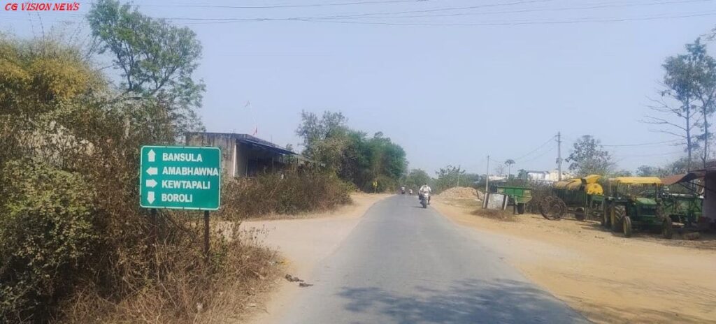 बसना: बसना क्षेत्र की सड़क की हालत खस्ता, साइड सोल्डर धंसने से हादसों का बढ़ा खतरा। सड़क की हालत खस्ता image11 (1)