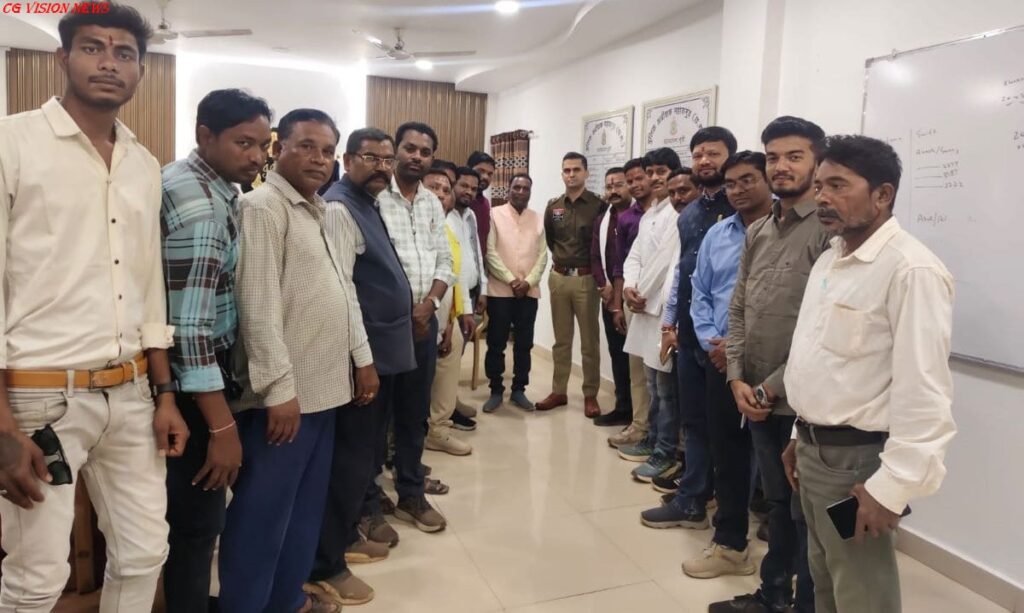 बसना: पत्रकारों के खिलाफ अभद्र टिप्पणी से मचा बवाल, एसपी को सौंपा गया ज्ञापन। पत्रकारों patrakar