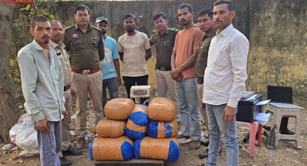 रायपुर: 50 किलो गांजा के साथ दो तस्कर गिरफ्तार, कार और 2 लाख नकद जब्त। गांजा rpr1