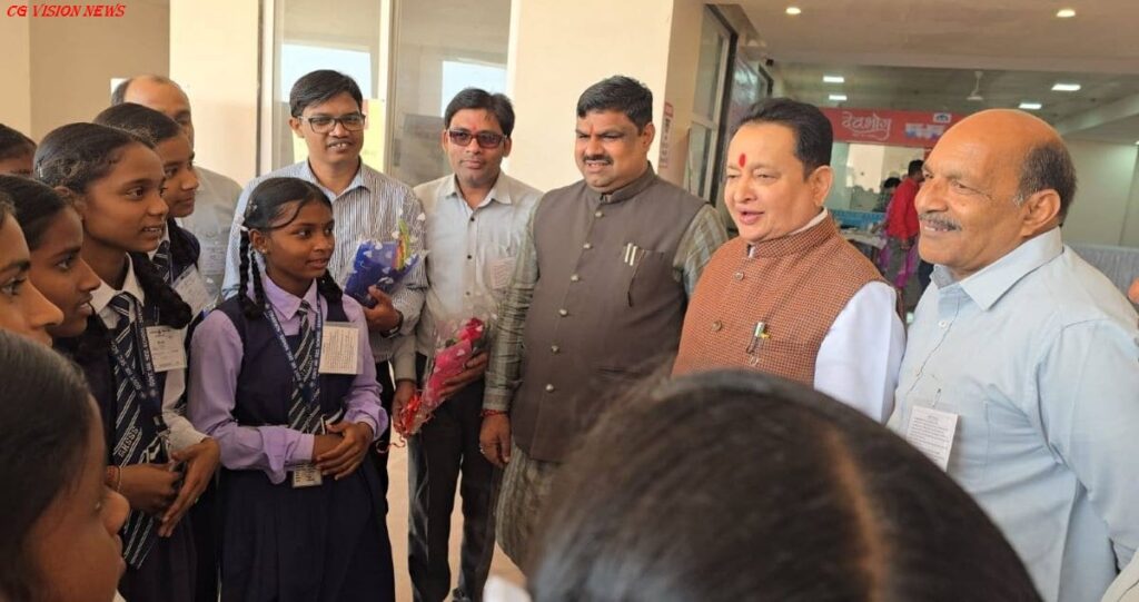 बसना: सुखीपाली के विद्यार्थियों ने किया नवीन विधानसभा भवन का शैक्षणिक भ्रमण। सुखीपाली sukhi11