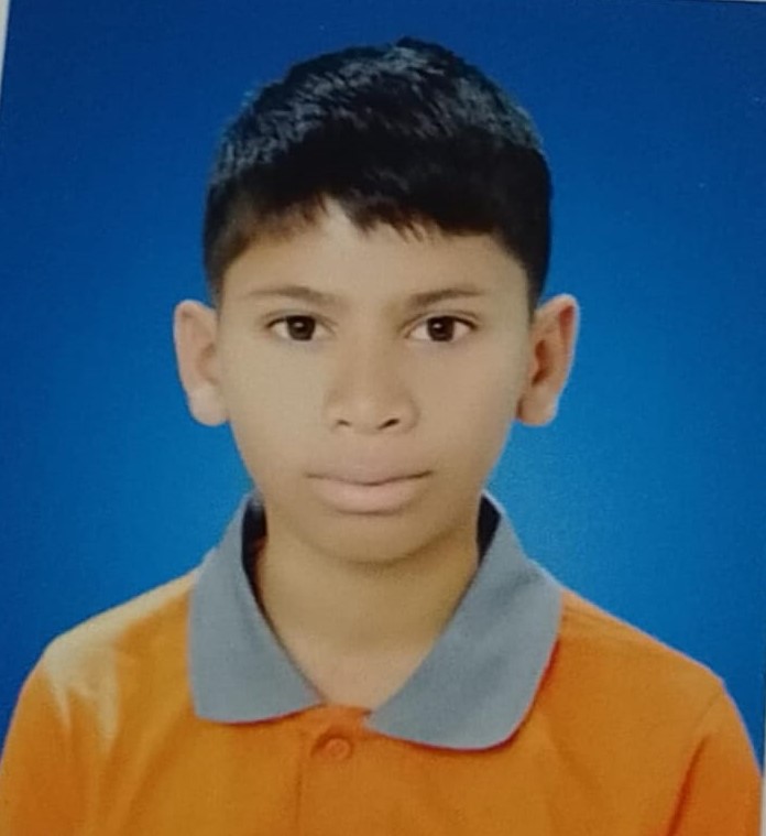 बसना: आयुष जगत का सैनिक स्कूल और नवोदय विद्यालय में चयन,क्षेत्र में खुशी की लहर। सैनिक aayush