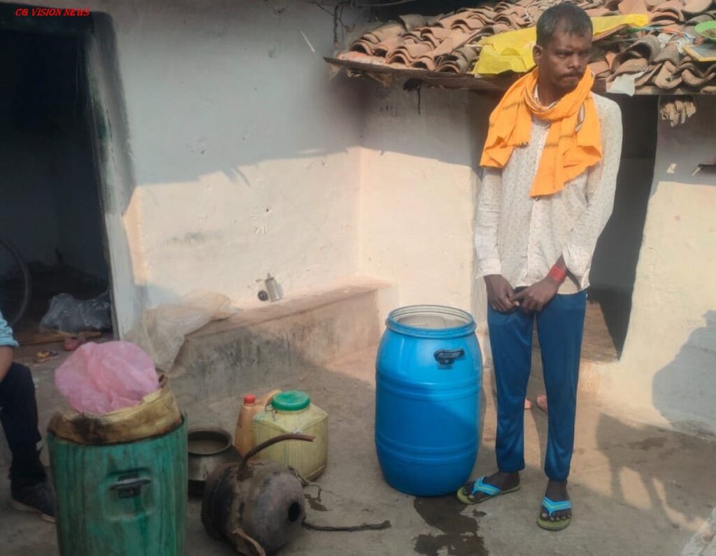 बसना: अवैध महुआ शराब के खिलाफ पुलिस का विशेष अभियान, 7 आरोपी गिरफ्तार। महुआ daru maker