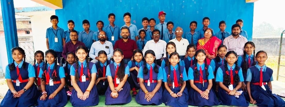 सरायपाली: शासकीय उच्च प्राथमिक शाला केदुवाँ में कक्षा 8वीं के विद्यार्थियों को भावभीनी विदाई। केदुवाँ school image
