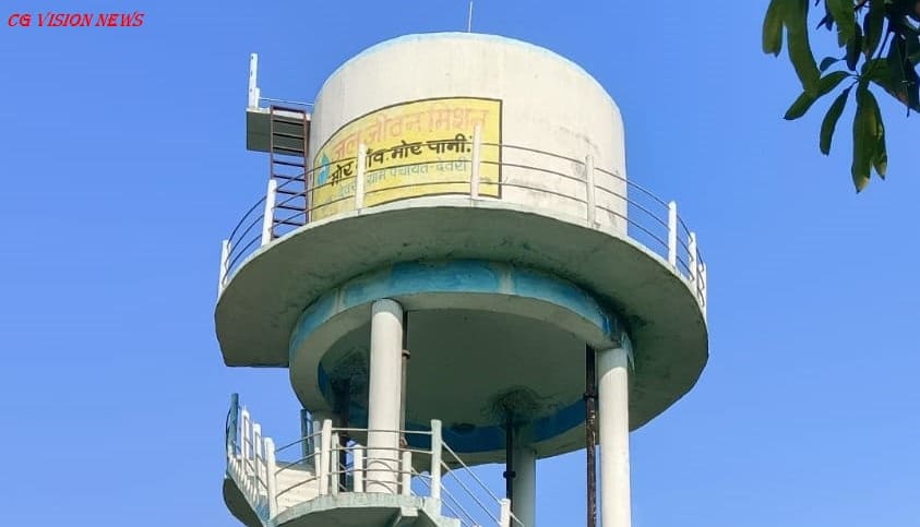 बसना: भगतदेवरी में पाइपलाइन लीकेज से पानी बर्बाद, जल जीवन मिशन की खुली पोल। भगतदेवरी जल जीवन मिशन
