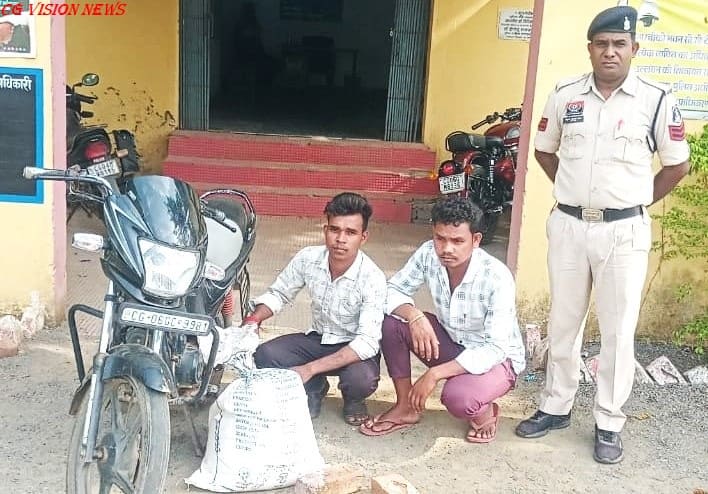 बसना: पुलिस का अवैध महुआ शराब कारोबार पर शिकंजा, 2 तस्कर गिरफ्तार। अवैध शराब कारोबार पर शिकंजा