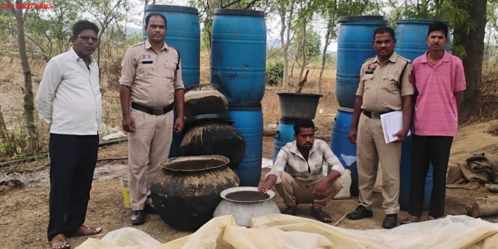 महुआ शराब जब्त