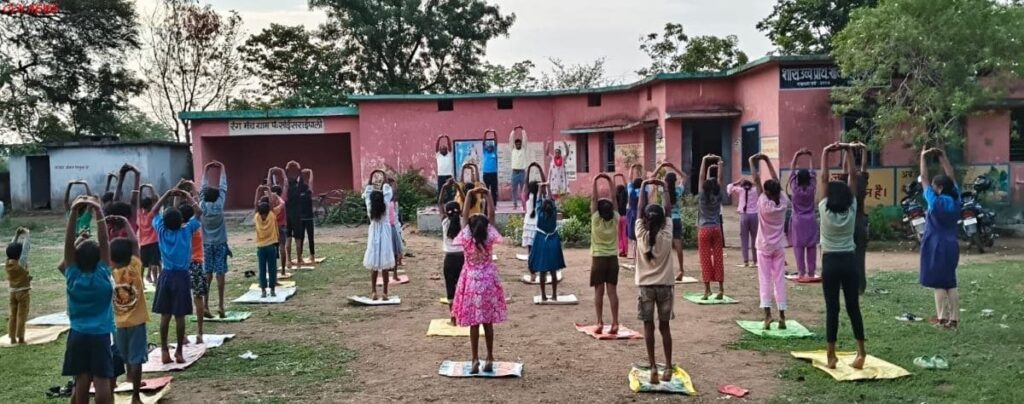 पिरदा: सांई सराईपाली स्कूल में हुआ योगाभ्यास, विद्यार्थियों ने सीखे स्वस्थ जीवन के मंत्र। सराईपाली स्कूल में योगाभ्यास