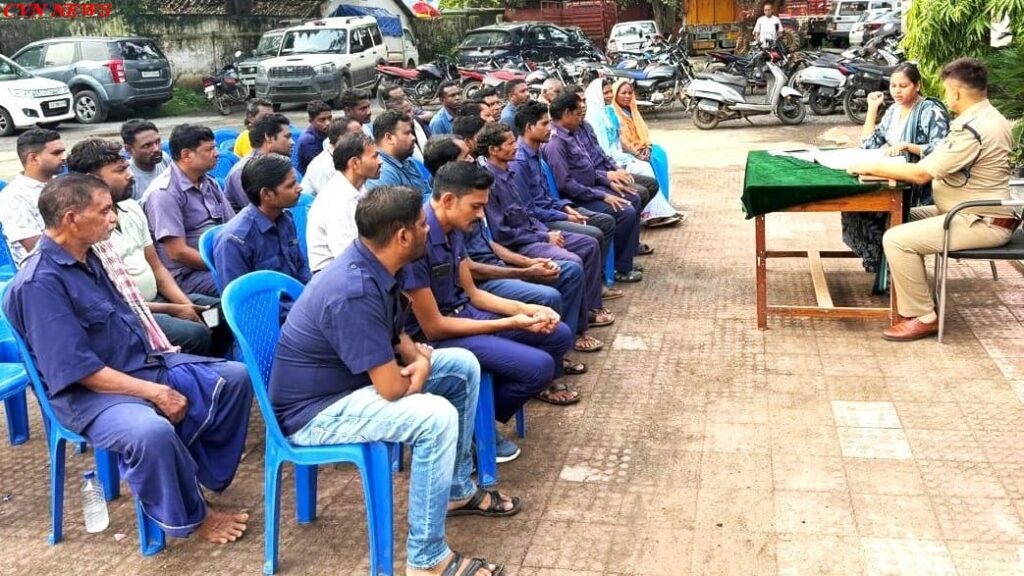 महासमुंद: कोटवार अब रखेंगे हर गतिविधि पर नजर, गांवों की सुरक्षा व्यवस्था होगी और मजबूत। कोटवार गतिविधि पर नजर