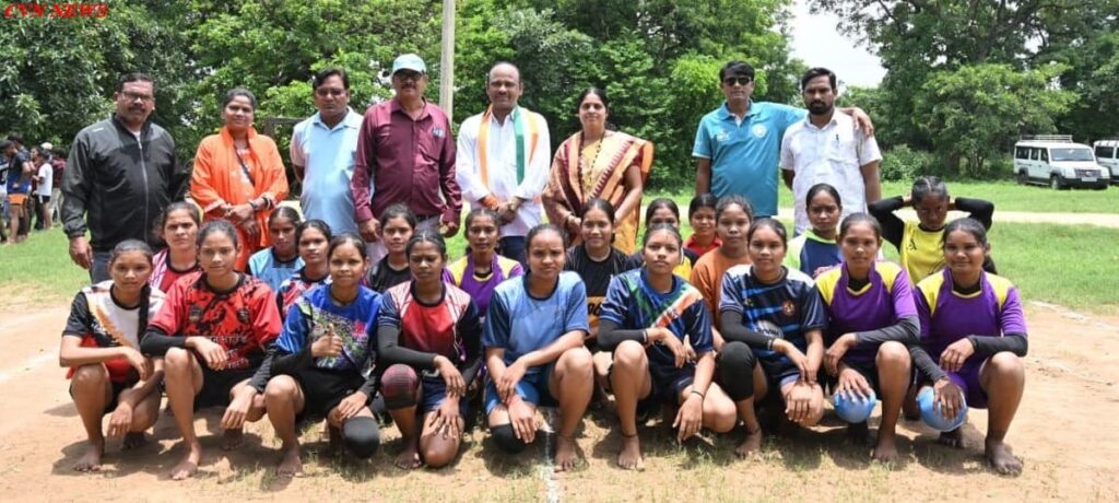बसना: जगदीशपुर में जिला स्तरीय कबड्डी चयन प्रतियोगिता में मुख्य अतिथि बने मोक्ष कुमार प्रधान। जगदीशपुर कबड्डी प्रतियोगिता