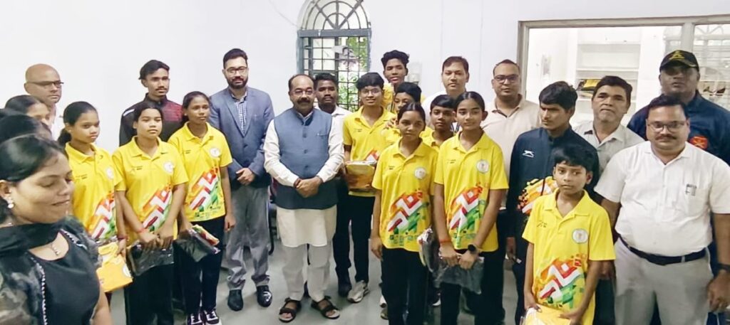 महासमुंद: पैरा स्पोर्ट्स खिलाड़ियों को राज्य खेल अलंकरण के लिए अरुण साव ने किया सम्मानित। पैरा स्पोर्ट्स