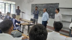 दुर्गापाली स्कूल में कलेक्टर