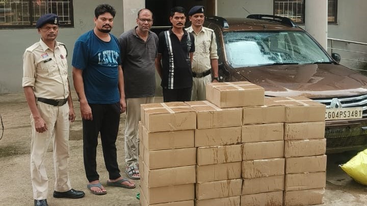 सरायपाली: बैतारी में 249 लीटर से अधिक अवैध अंग्रेजी शराब के साथ 3 आरोपी गिरफ्तार। बैतारी शराब बरामद