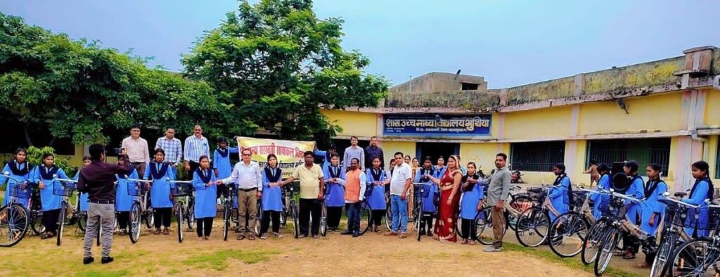 सरायपाली: भूथिया स्कूल में कक्षा 9वीं की छात्राओं को निःशुल्क सरस्वती साइकिल का वितरण। भूथिया स्कूल साइकिल वितरण