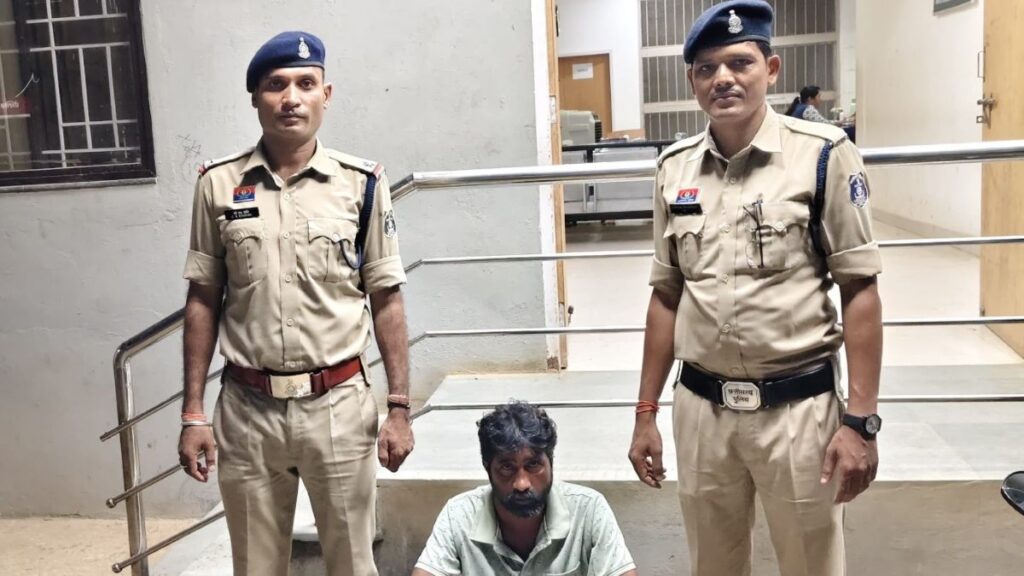खपरीडीह में पुलिस की छापेमारी