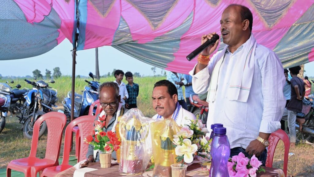 साल्हेझरिया टेनिस बॉल क्रिकेट